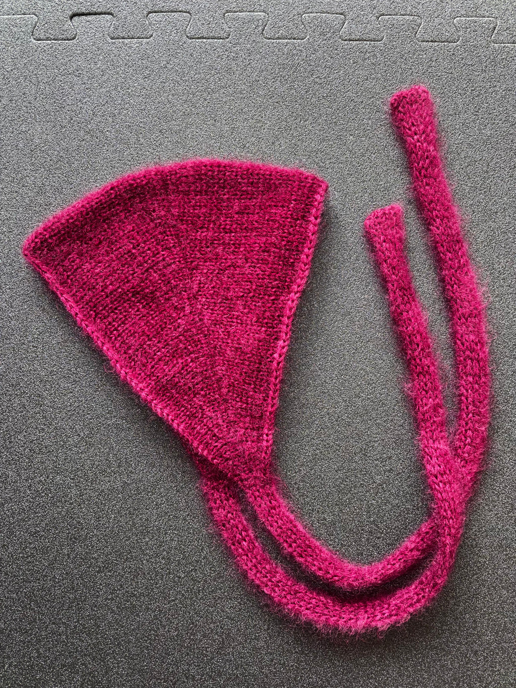 VERY SMOOCHIE BONNET 901