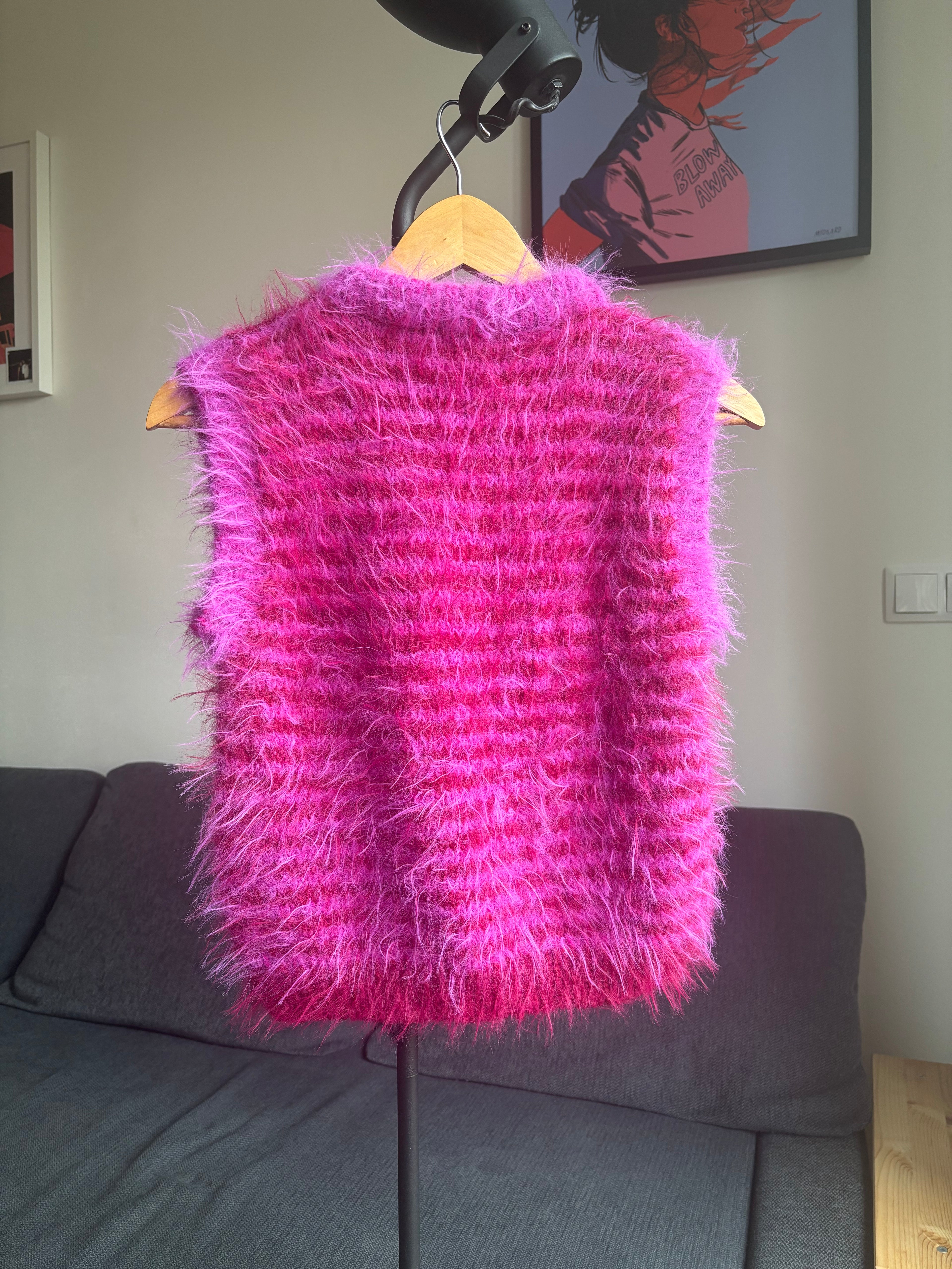 FLUFFFY CROP VEST